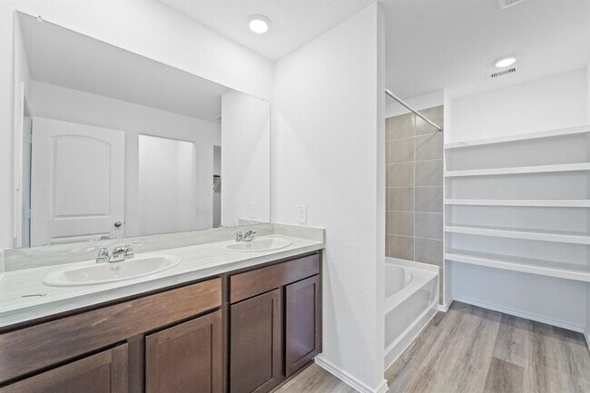 Building Photo - 1011 Vilana Ridge Ln