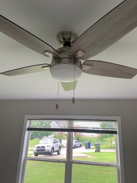 Building Photo - 105 Asteria St