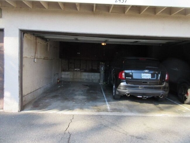 Building Photo - REALLY NICE 2BD & 1.5BA TOWNHOME IN FULLERTON