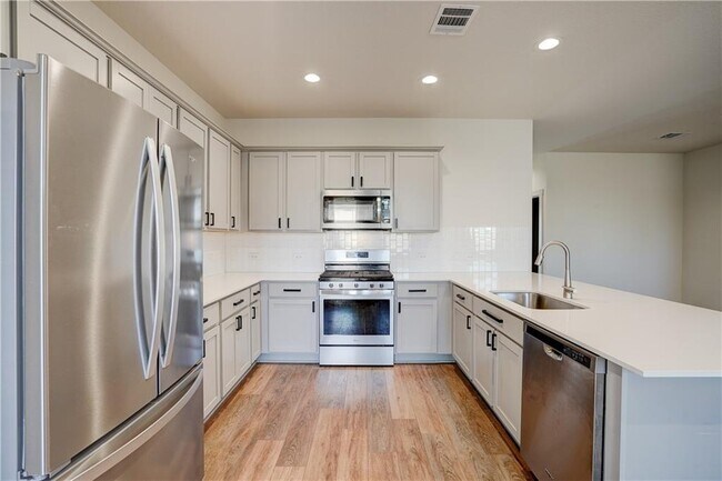 Building Photo - 280 Tequilana Pass