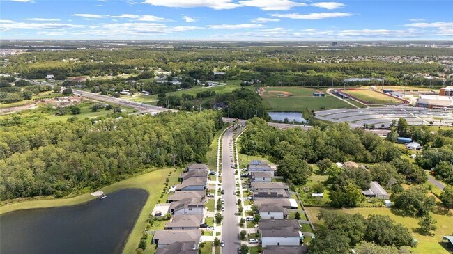 Building Photo - 2880 E Lake Pointe Dr