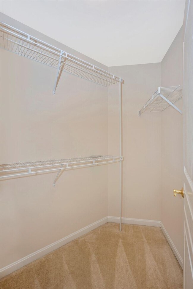 Building Photo - Desirable Two Level Condo For Lease - Not Pet Friendly