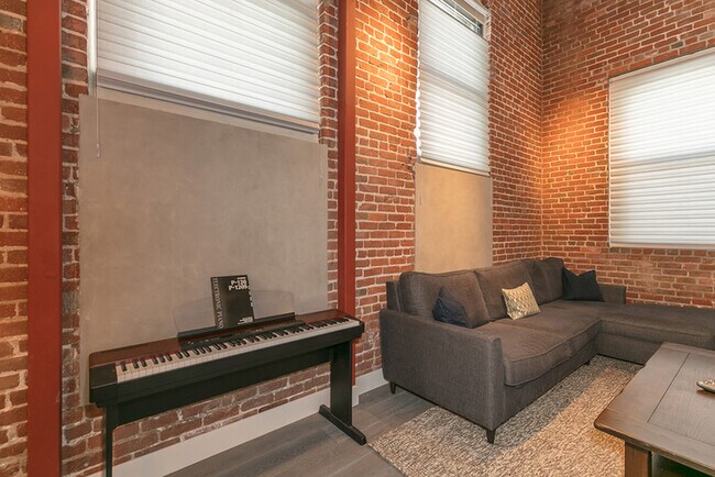 Building Photo - 400 Spear St