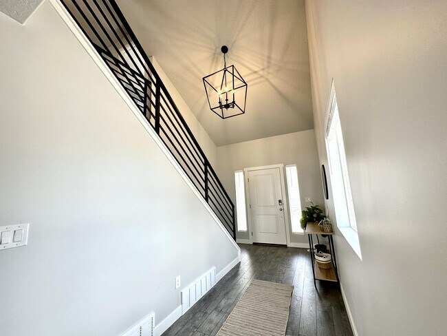 Building Photo - 1415 3500 W