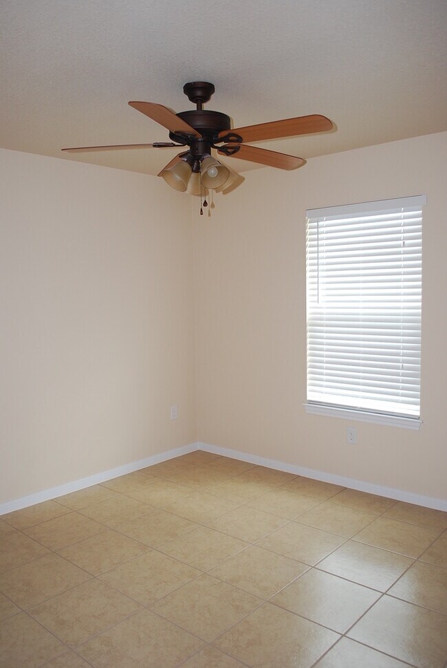 Building Photo - 1700Tru