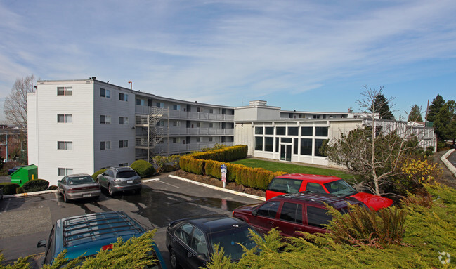 Primary Photo - Sky Harbor Terrace