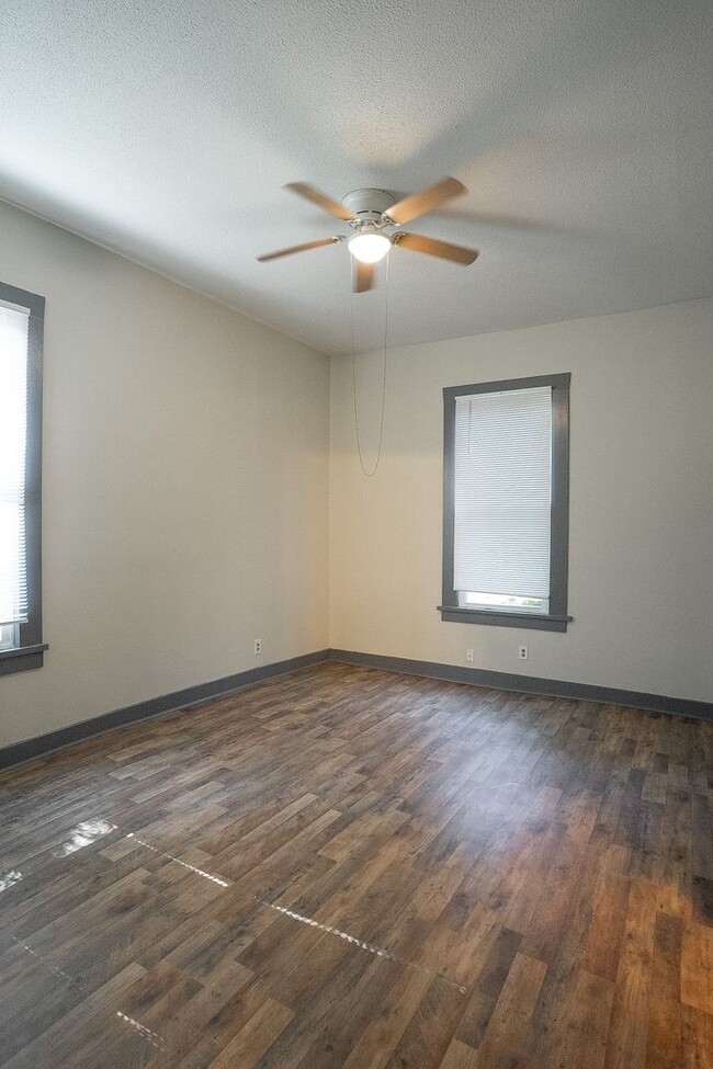 Building Photo - 508 3rd St