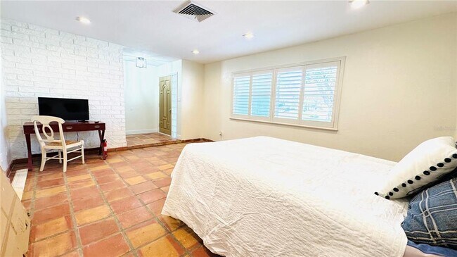 Building Photo - 10380 Tangelo Rd