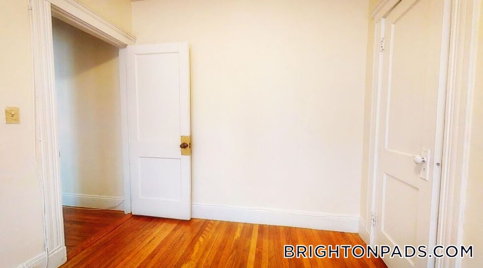 Building Photo - 135 Washington St