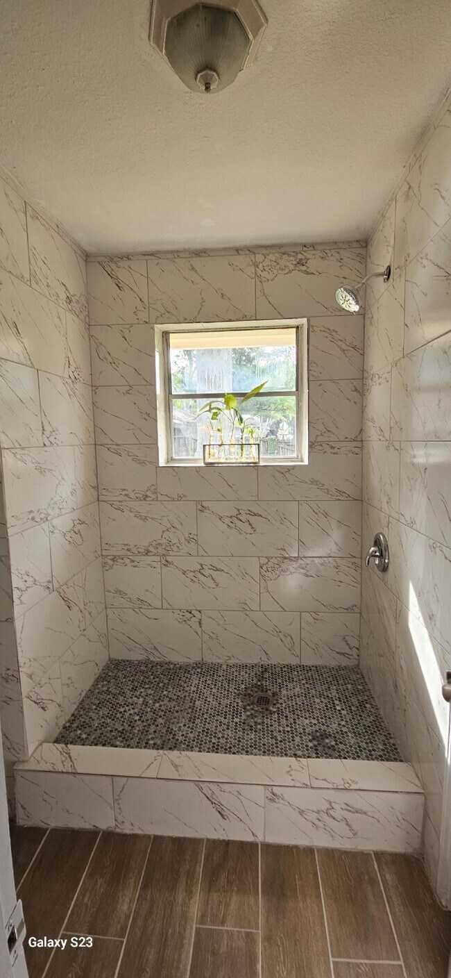 Building Photo - 4102 California Ave