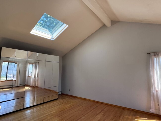 Building Photo - 6 Albergo Ct