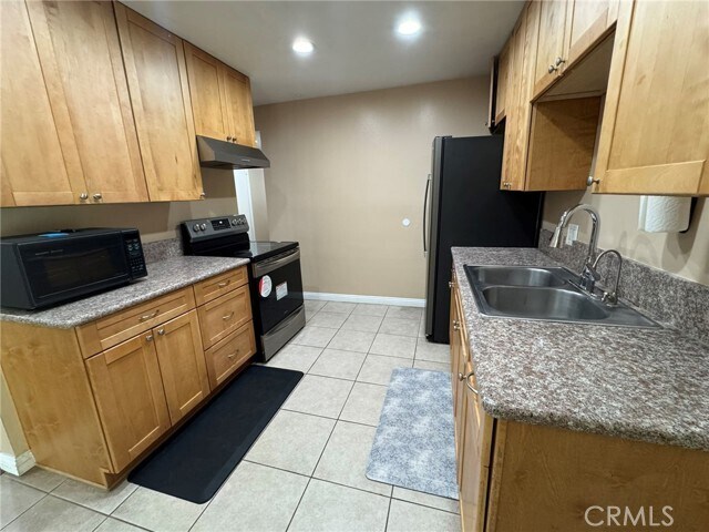 Building Photo - 23659 Golden Springs Dr