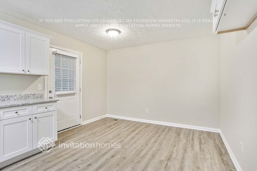 Building Photo - 6556 Willow Ln