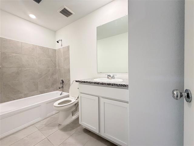 Building Photo - 1717 Round House Ln