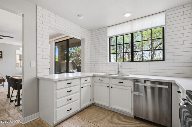 Building Photo - 11515 N 91st St