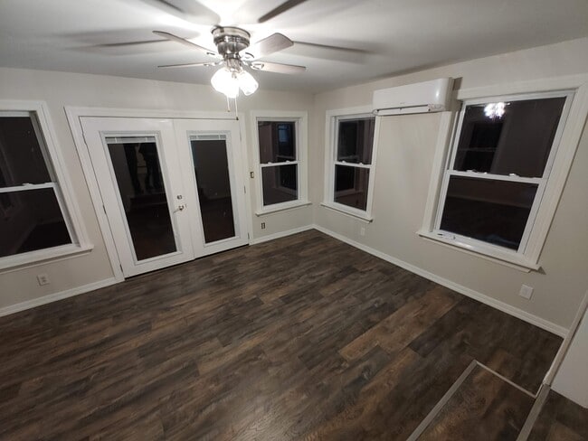 Building Photo - 2025 N 432