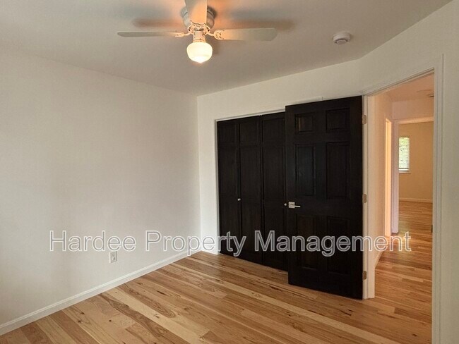 Building Photo - 2354 E Mugo St