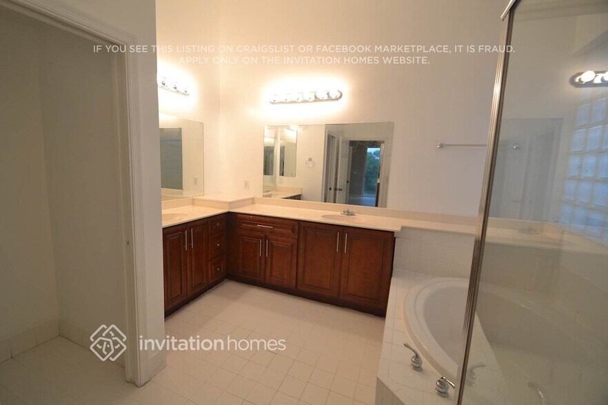 Building Photo - 7704 Thornlee Dr