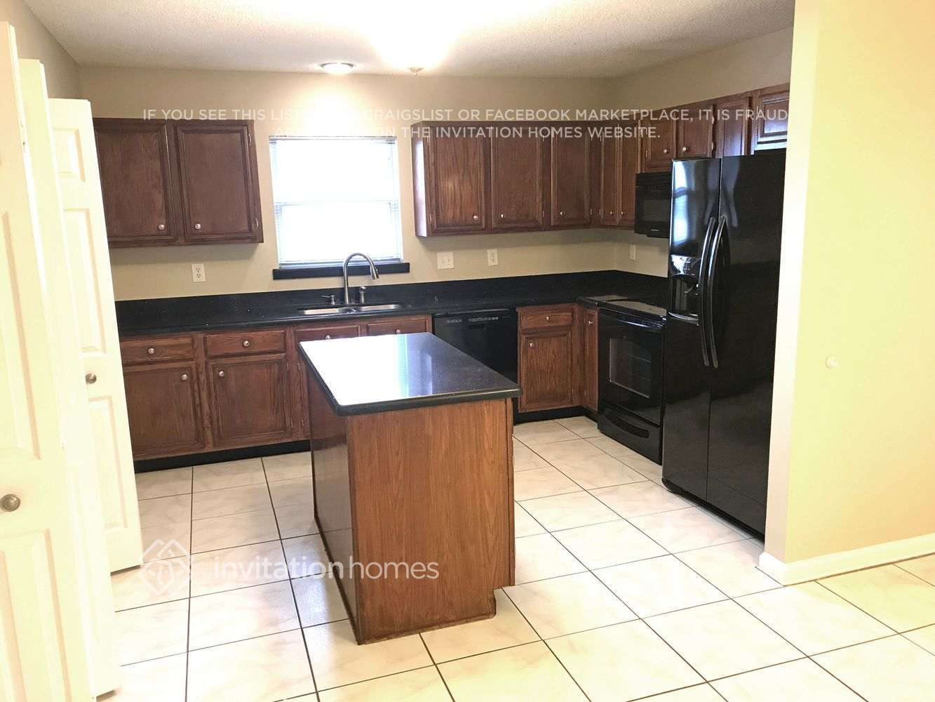 Building Photo - 11572 Twin Oaks Dr