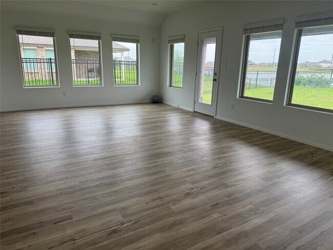 Building Photo - 2944 Cordova Hl Dr