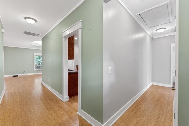 Building Photo - 129 Moudy Ln