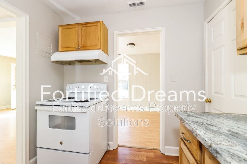 Building Photo - 3614 Yale Ave