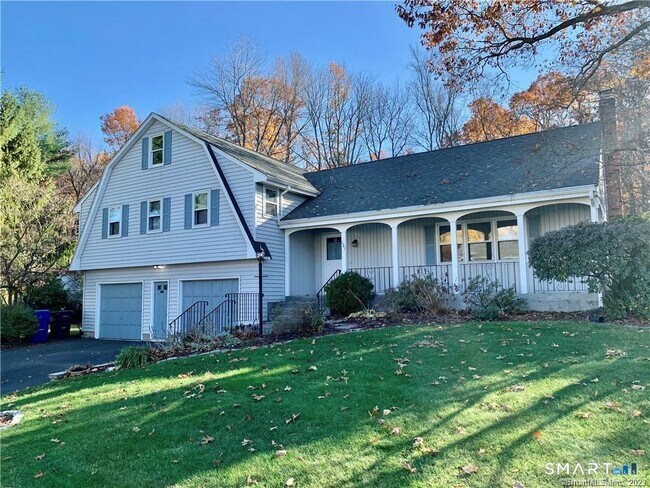 Building Photo - 121 Rockledge Dr