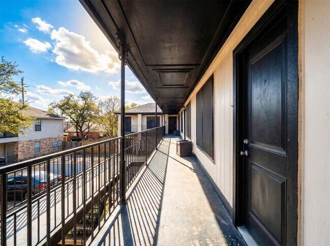 Building Photo - 4101 E NASA Pkwy