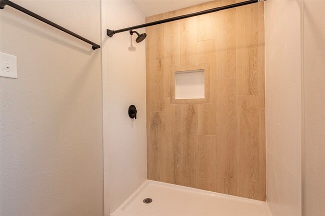 Building Photo - 4813 Cedar St