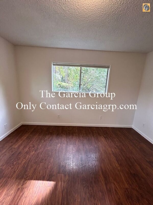 Building Photo - 17050 SE Gurnee Ave