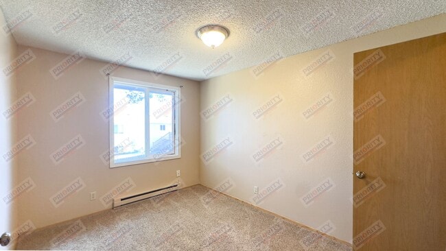 Building Photo - Townhouse in Westover