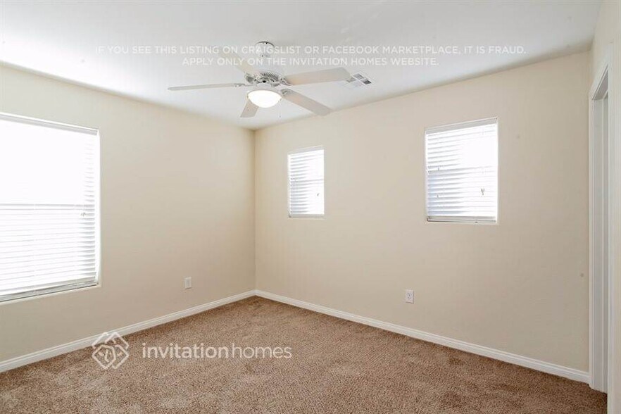 Building Photo - 9434 Fort Concho St