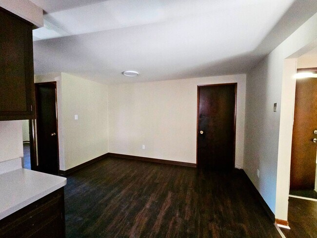 Building Photo - 358 Robert Dr
