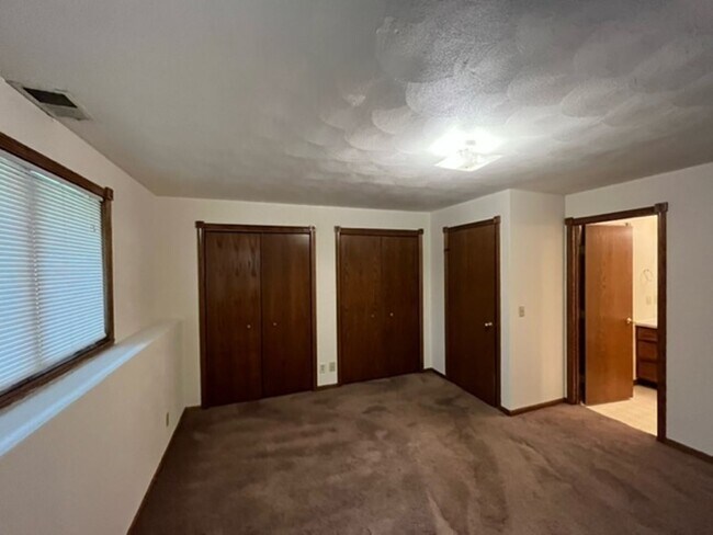 Building Photo - 291