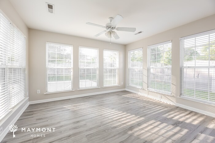 Building Photo - 413 Woodford Way