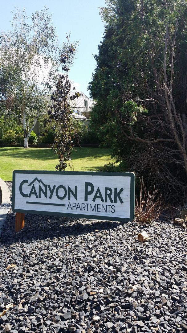 Building Photo - Make Your Move To Prosser!