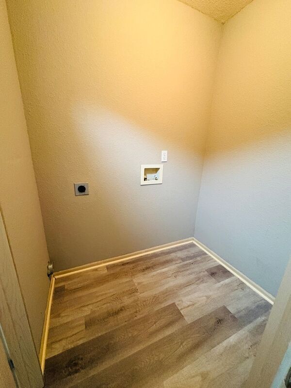 Building Photo - 808 NE Independence Ct