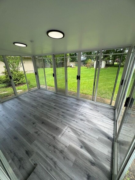 Building Photo - 7843 Emery Cir