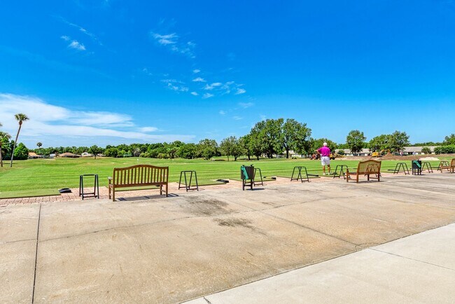 Building Photo - 6330 Green Oaks Cir