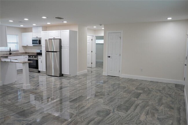 Building Photo - 1618 Cherry Hills Dr
