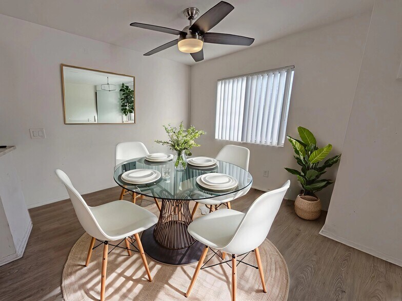 Building Photo - 11105 Rose Ave