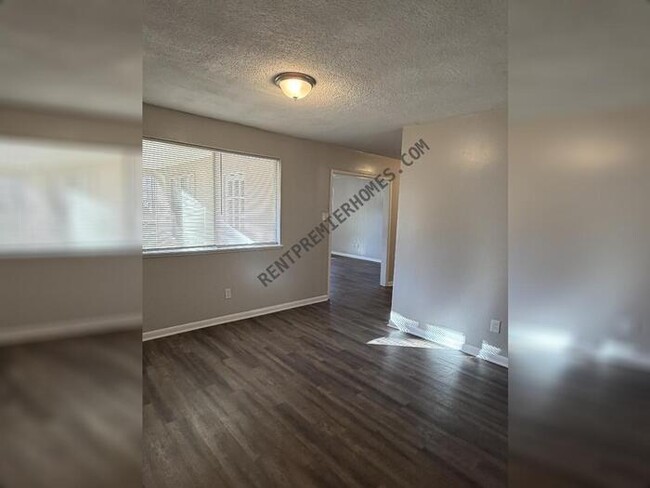 Building Photo - 8404 Shelley Dr