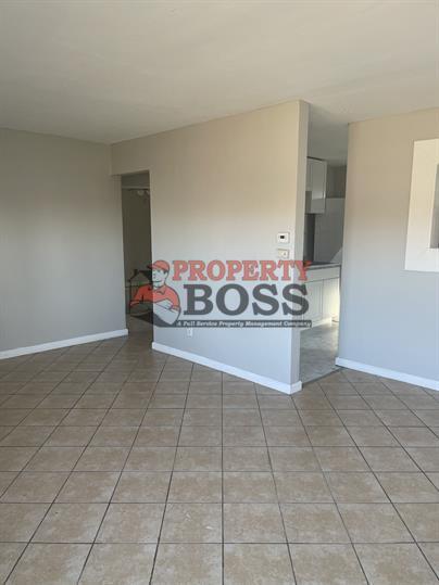 Building Photo - 1409 E 35th Ct
