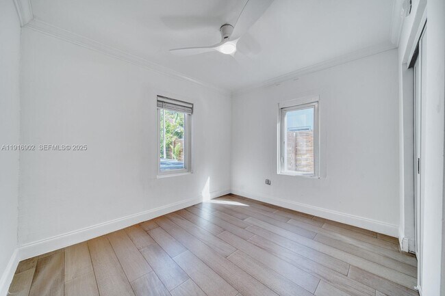 Building Photo - 845 NE 119th St