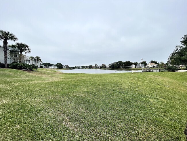 Building Photo - 2516 Grassy Point Dr