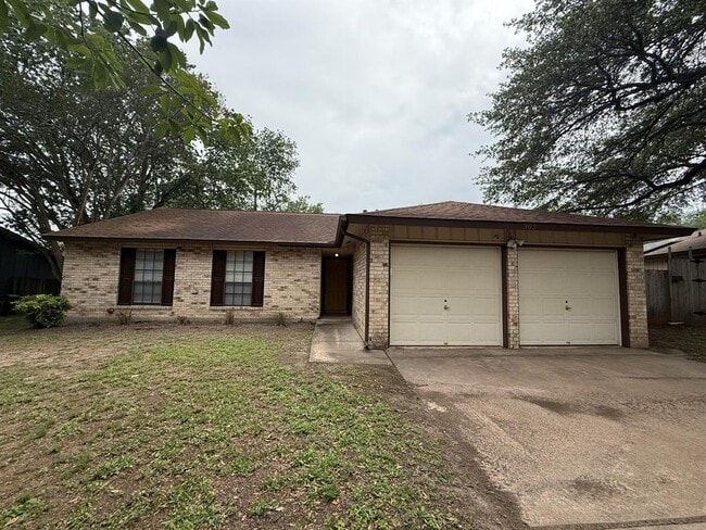 Building Photo - 305 Kimberly Dr