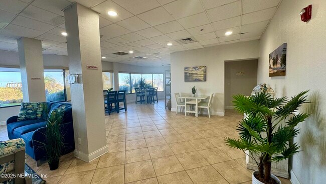 Building Photo - 1901 First St