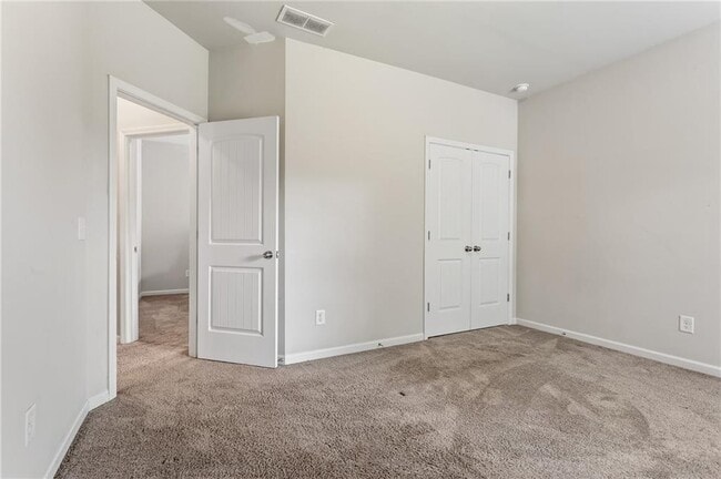 Building Photo - 256 Berkleigh Trails Dr