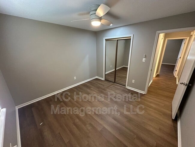 Building Photo - 8640 N Hull Ave