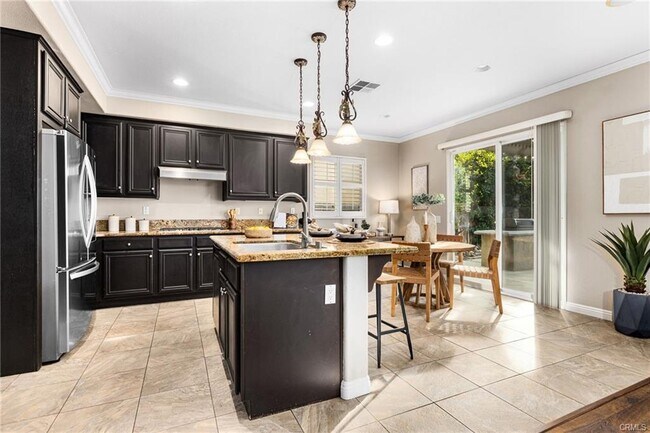 Building Photo - 45023 Silver Rose St